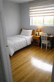 RENT A ROOM AT YONGE AND STEELES NEAR CENTER POINT MALL - Photo 3