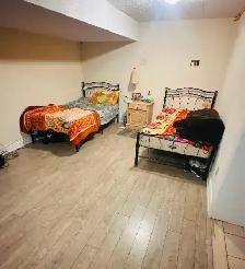 Furnished private/Shared Room in Scarborough - Photo 3