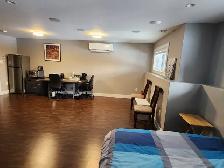 Fully furnished, bright bachelor, all Included  Internet &TV - Photo 2