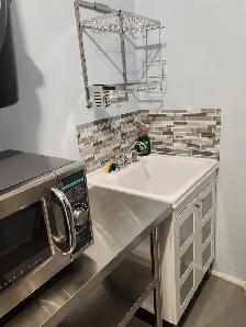 Fully furnished, bright bachelor, all Included  Internet &TV - Photo 10