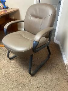 Waiting Room Chairs - Photo 2