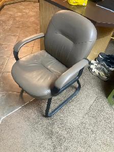 Waiting Room Chairs - Photo 3
