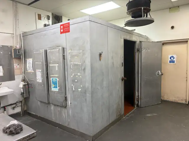 8x10 Walk-In Cooler – Disassembled, Compressor Serviced