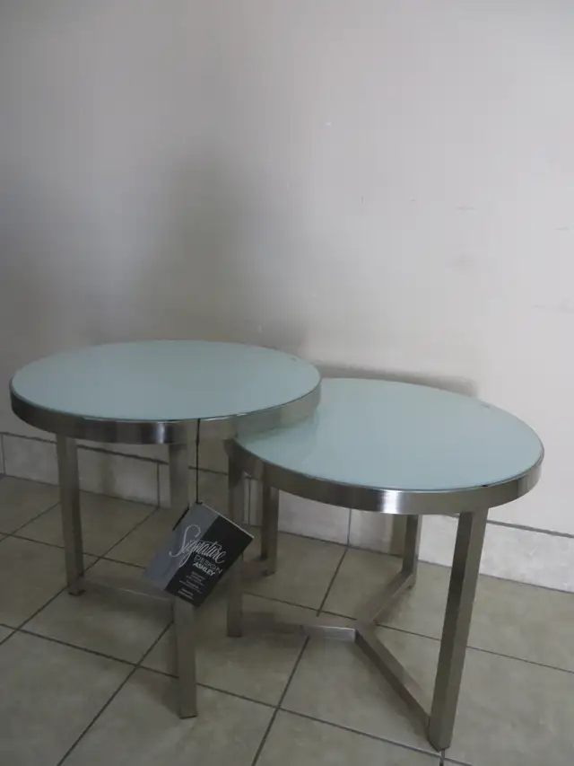 New Set Of Class Top End Table