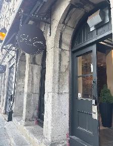 Now Hiring ! Restaurant Staff in Old Port Needed