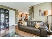 Female Roommate to share 4 Bedroom University Home - Photo 2