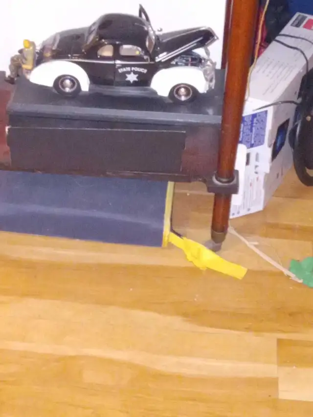 à vendre l'ot de voitures en métal