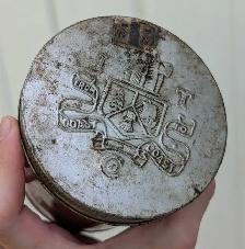 VINTAGE 1940's FOREST AND STREAM PIPE TOBACCO TIN (HALF LB.) - Photo 9