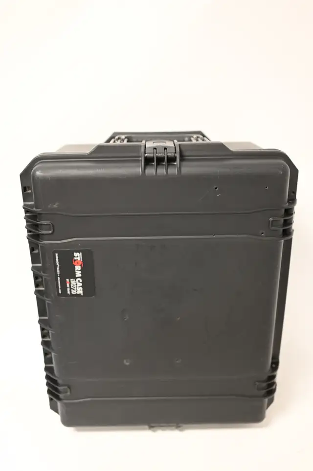 Pelican Case Hardigg Storm Case Model iM2720 Used Good