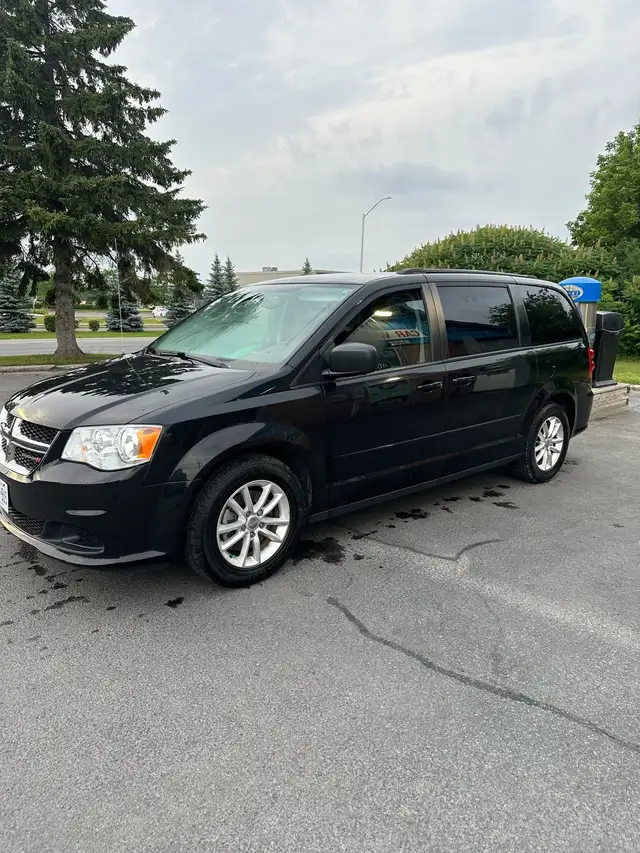 2016 Dodge Caravan SXT Low KM 1 Owner