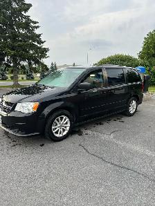 2016 Dodge Caravan SXT Low KM 1 Owner