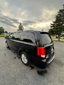 2016 Dodge Caravan SXT Low KM 1 Owner - Photo 3