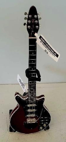 Axe Heaven Minature Replica Guitar (32429410)