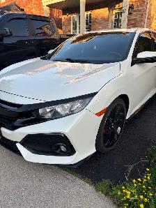 2018 honda civic hatchback - Photo 2