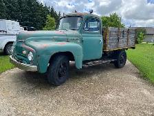 International Harvester L-120 Series Trucks - Photo 3