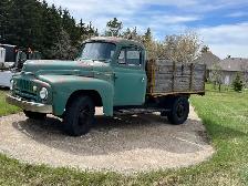 International Harvester L-120 Series Trucks - Photo 7