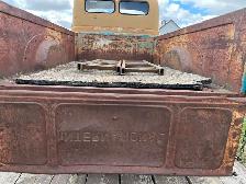International Harvester L-120 Series Trucks - Photo 8