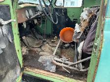 International Harvester L-120 Series Trucks - Photo 9