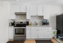 Bright & Spacious Legal 2-Bedroom Basement Suite for Rent – S - Photo 5