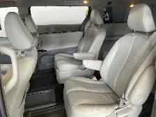2011 Toyota Sienna XLE - Photo 10
