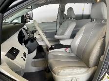 2011 Toyota Sienna XLE - Photo 18