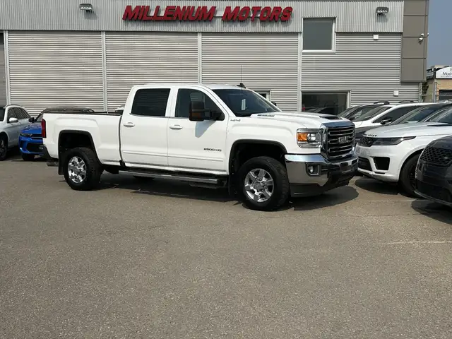 2019 GMC Sierra 2500HD DURAMAX DIESEL SLE CREW CAB 4X4/NAVIGATIO