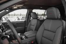 2026 GMC Acadia AT4 | Panoramic Sunroof | HD Surround Vision - Photo 33