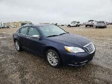2014 Chrysler 200 - Photo 2