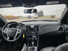 2014 Chrysler 200 - Photo 19