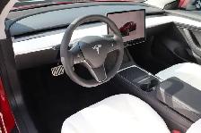2023 Tesla Model 3 - Photo 9