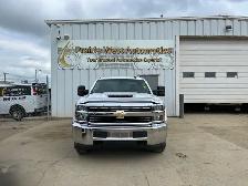 2017 Chevrolet Silverado 2500HD Crew Cab 6.6L V8 Diesel | Revers - Photo 2