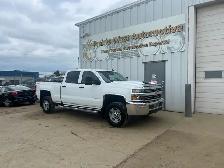 2017 Chevrolet Silverado 2500HD Crew Cab 6.6L V8 Diesel | Revers - Photo 3