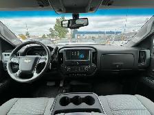 2017 Chevrolet Silverado 2500HD Crew Cab 6.6L V8 Diesel | Revers - Photo 13