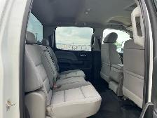 2017 Chevrolet Silverado 2500HD Crew Cab 6.6L V8 Diesel | Revers - Photo 19