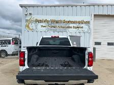 2017 Chevrolet Silverado 2500HD Crew Cab 6.6L V8 Diesel | Revers - Photo 27