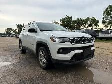 2024 Jeep Compass North - Photo 2