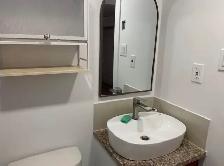 5 1/2 bedroom basement apartment fully renovated! - Photo 10