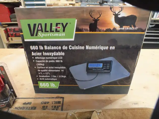 660 lbs digital scale, good for freight or meat