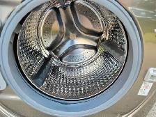 Samsung 27' Stainless Steel Front-Load Washing Machine Stackable - Photo 3