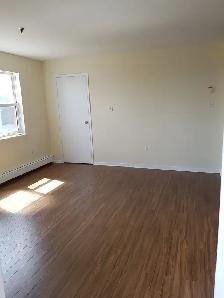 Spacious 2BR w/ Balcony & Elevator - Charles St - Sept 1st