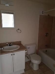 Spacious 2BR w/ Balcony & Elevator - Charles St - Sept 1st - Photo 11
