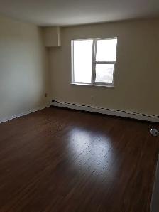 Spacious 2BR w/ Balcony & Elevator - Charles St - Sept 1st - Photo 15