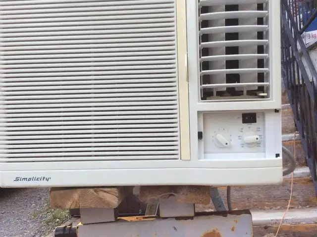 Fraicheur assuré Danby 7300 btu Climatiseurs de fenêtre