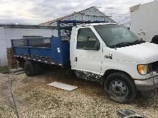 2012 FORD E450 TRUCK WITH LANDSCAPING BOX.