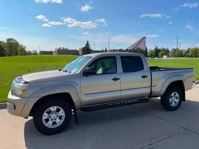 2008 TOYOTA TACOMA - MINT - LOWS KMS