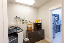We offer a fully furnished and serviced office space - Photo 3