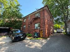 Beautifully renovated detached triplex on a large 50 x 120ft lot - Photo 2