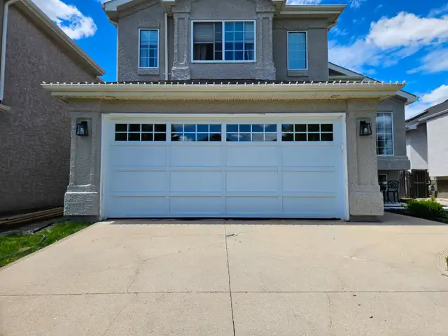 Garage Door Sales and Service 204-996-9600