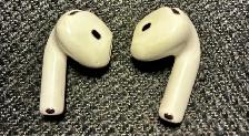 Apple AirPods PRISTINE CHEAP! - Photo 2