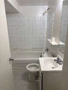 2 Bedroom Basement Apartment - Photo 5